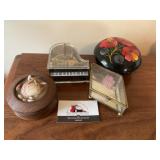 Jewlery boxes, piano music box