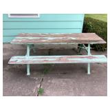 Picnic table