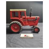Ertl 1066 international tractor