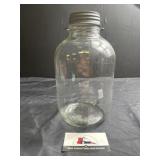 Glass jar with zinc lid