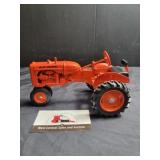 Allis-Chalmers metal tractor