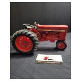 Ertl 706 farmall International tractor