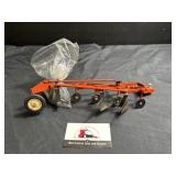 1;16 scale Allis Chalmers plow
