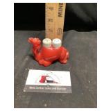 Plastic camel salt and pepper shakers