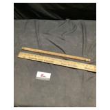 Sliding yardstick wooden