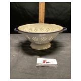 Enamel strainer
