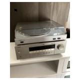 Ion record player Yamaha receiver