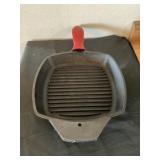 Lodge cast iron skillet