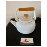 Enamel tea pot