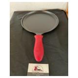 Lodge cast iron pan