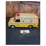 Fun rise ambulance - plastic