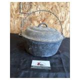 Cast iron Dutch oven Obrien