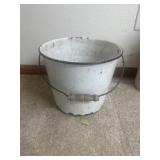 Enamel bucket