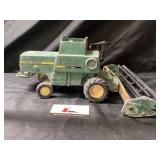 Metal John Deere Combine