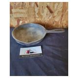 Cast iron skillet