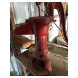 Hand pump