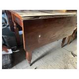 Drop leaf table
