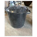 Enamel pot