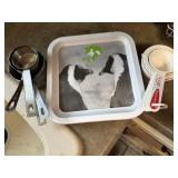Measuring cups , penguin plates