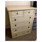 Dresser approximately 21 x 32 x 40 tall