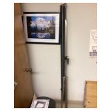 Tripod with projector screen