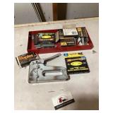 Heavy duty stapler with staples