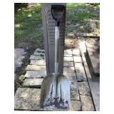 Aluminum shovel
