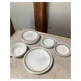 Correll dish set
