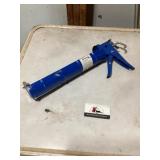 Caulking, gun