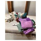 Washcloth and hand towel towels