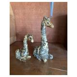 Giraffe figures