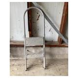 Aluminum two step ladder