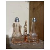 Pino Depression glass salt and pepper shakers