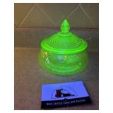 Uranium glass Syrah bowl with spoon