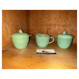 Jadeite cream and sugars