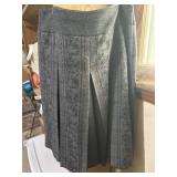 Size 4 pleated skirt