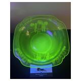 Uranium Parrott Bowl