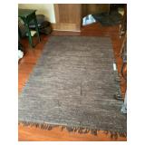 Rug 5ï¿½ x 8ï¿½