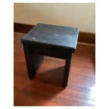 Wooden bench 15 x 13 x 17 tall