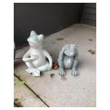 Plastic frogs