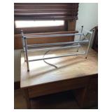 Adjustable shoe rack