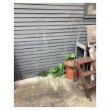 2 tomato cages