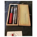 Carving knives