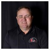 Auctioneer Steve Maynes