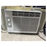 Window air conditioner
