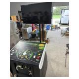 Golden Teen Live golf simulator