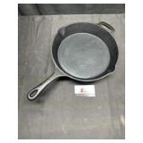 Cast iron skillet