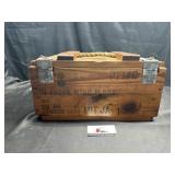 Wooden detonating fuses box