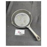 Cast iron skillet