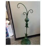 Handing basket plant holder